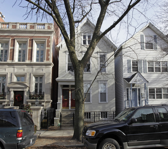 2741 N Kenmore Ave in Chicago, IL - Foto de edificio - Building Photo