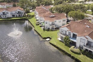 2556 Woodgate Blvd, Unit Apt 206 in Orlando, FL - Building Photo