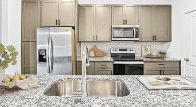 305 Prine Pl, Unit A5 in Charlotte, NC - Building Photo - Building Photo