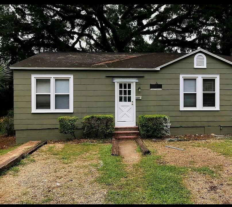 109 Westridge Dr in Tallahassee, FL - Building Photo
