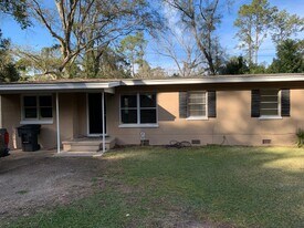 1654 Sharkey St in Tallahassee, FL - Building Photo