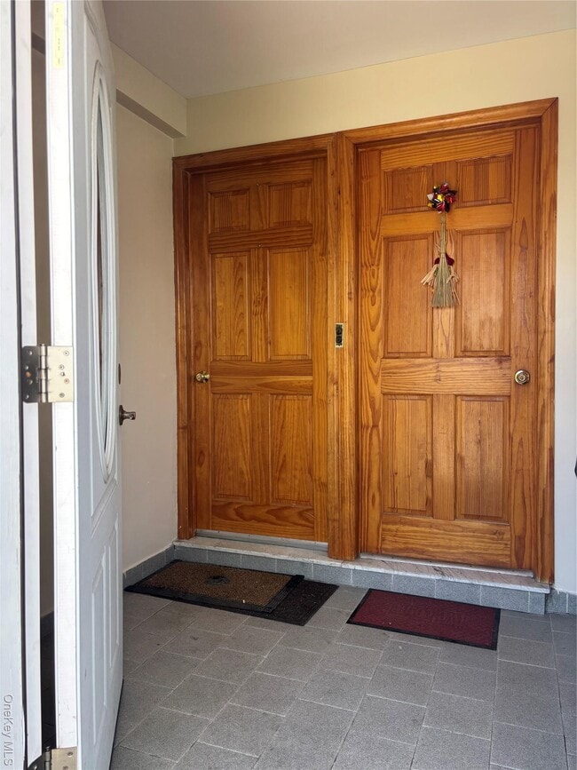 47 Hartwell Pl in Woodmere, NY - Building Photo - Building Photo