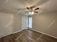 886 Acorn Cove photo'