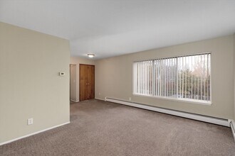 RMSA - MAPLESIDE APARTMENTS in Birmingham, MI - Building Photo - Interior Photo