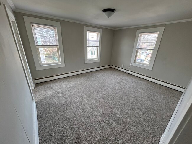50 High St, Unit B in Killingly, CT - Building Photo - Building Photo