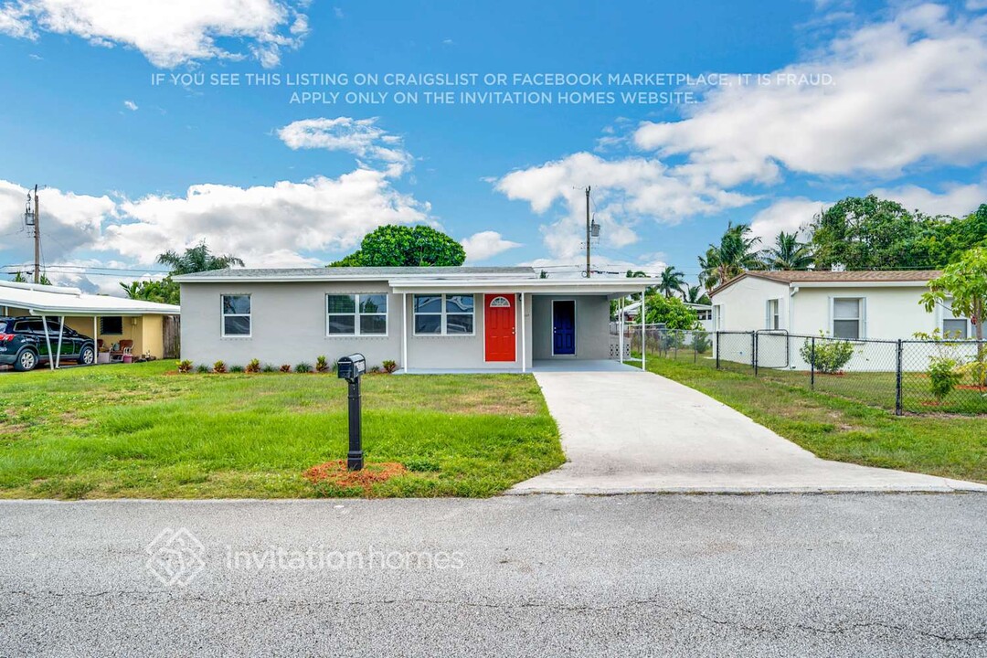 3117 French Ave in Lake Worth, FL - Building Photo