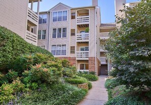 244 S Reynolds St, Unit 401 in Alexandria, VA - Building Photo