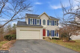 6914 S Dewey Ct in Fredericksburg, VA - Building Photo