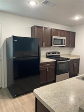 1239 21st St in Hempstead, TX - Building Photo - Building Photo
