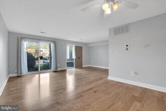 2625 Wagon Dr in Alexandria, VA - Building Photo - Building Photo