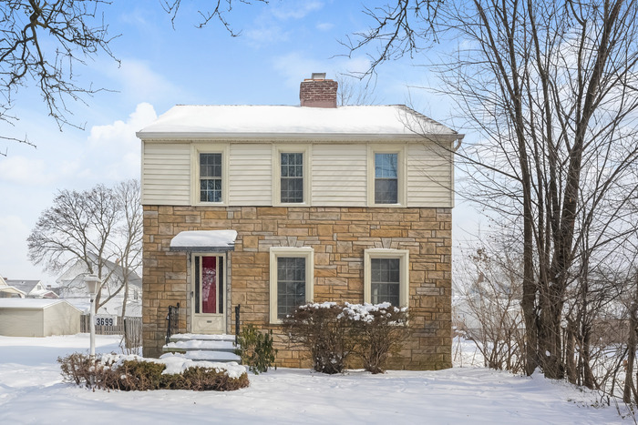 3699 Chelton Rd in Shaker Heights, OH - Building Photo