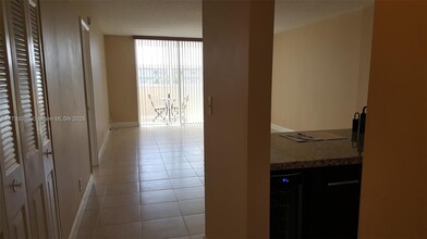 410 NW 68th Ave, Unit 507 in Plantation, FL - Building Photo - Building Photo