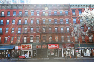 712 9th Ave in New York, NY - Building Photo - Building Photo