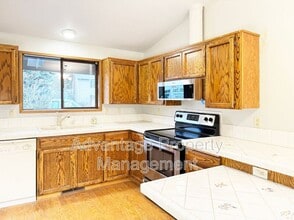 3698 NW Oleander Pl in Corvallis, OR - Building Photo - Building Photo