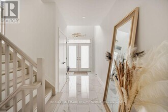 166 Crevasse Rd. in Ottawa, ON - Building Photo - Building Photo
