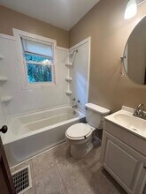 1548 Rock Rose Rd in Bristol, TN - Building Photo - Building Photo