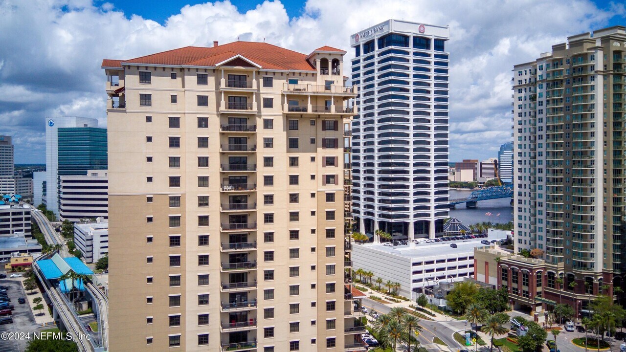 1478 Riverplace Blvd in Jacksonville, FL - Foto de edificio