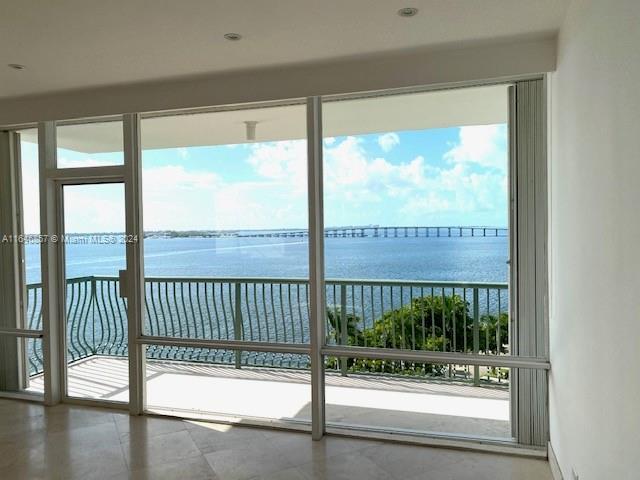 1408 Brickell Bay Dr in Miami, FL - Building Photo