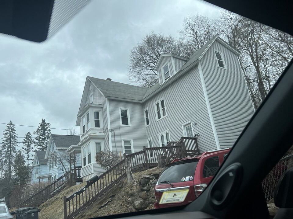 182 Pine St, Unit 2 in Gardner, MA - Building Photo