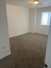 806 N White Barn Rd in Kuna, ID - Foto de edificio - Building Photo