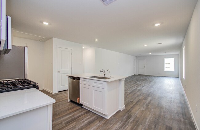 3012 Dylan Skyland Dr in Park Row, TX - Building Photo - Building Photo
