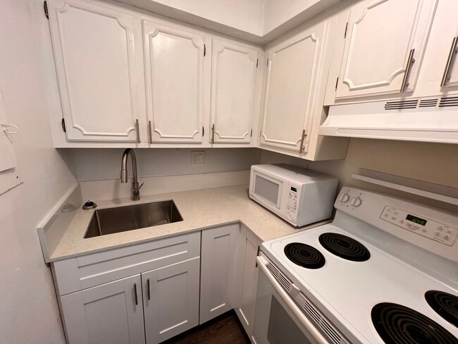 5199 NW 7th St, Unit 111e