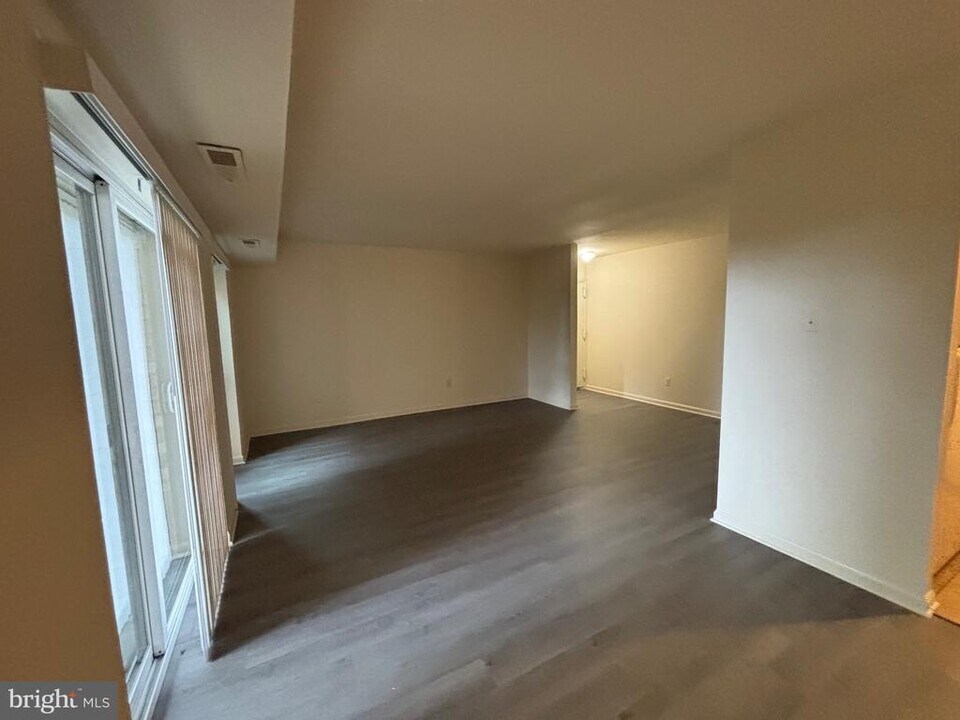 6149 Edsall Rd in Alexandria, VA - Building Photo