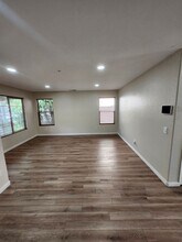 17052 Vía De Anza in Fontana, CA - Building Photo - Building Photo