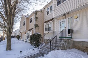 Roberto Clemente Condominium in Bridgeport, CT - Building Photo