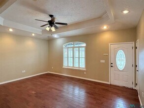 1347 Oakwood Cir in Portales, NM - Building Photo - Building Photo