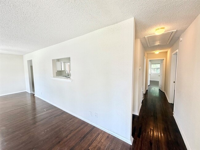 property at 5315 Newkirk Ln