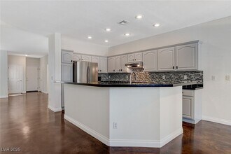 9420 San Laguna in Las Vegas, NV - Building Photo - Building Photo