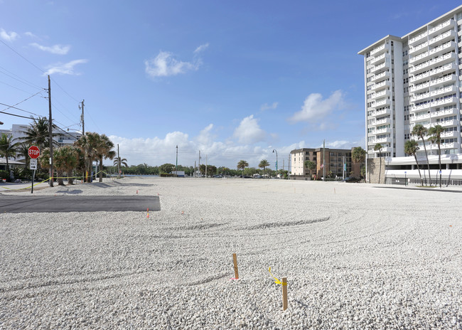 3011-3015 N Ocean Dr in Hollywood, FL - Building Photo - Building Photo