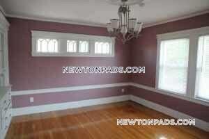 235 Commonwealth Ave in Newton, MA - Foto de edificio - Building Photo