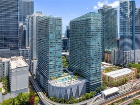 1111 SW 1st Ave in Miami, FL - Building Photo