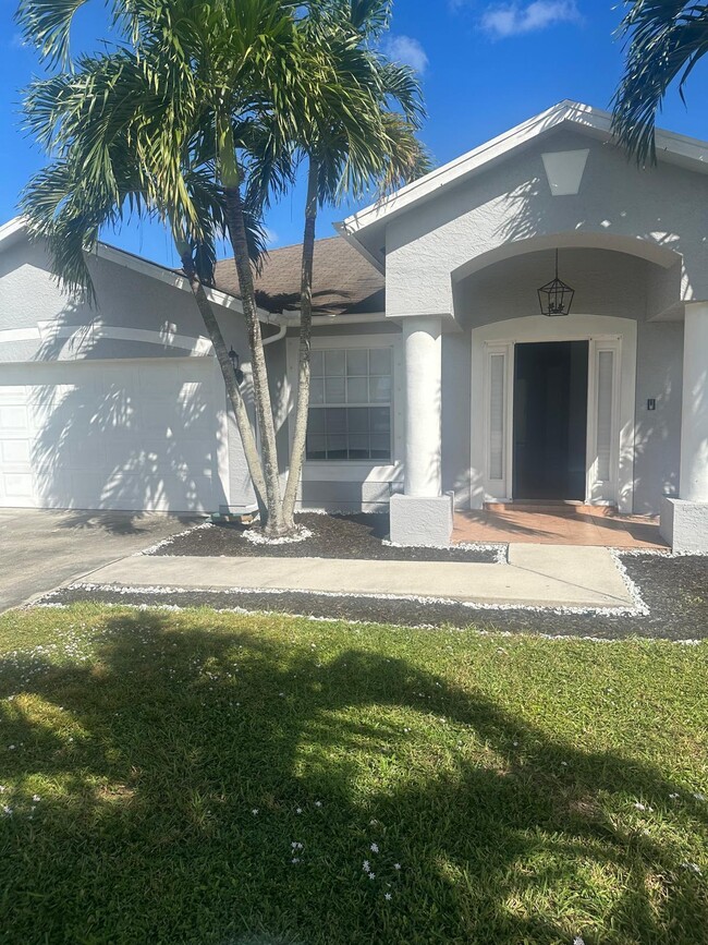 4397 SW Calah Cir in Port St. Lucie, FL - Foto de edificio - Building Photo