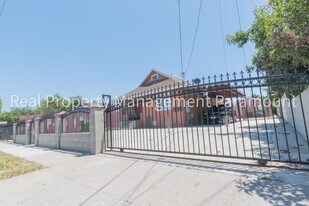 1362 E 61st St in Los Angeles, CA - Building Photo