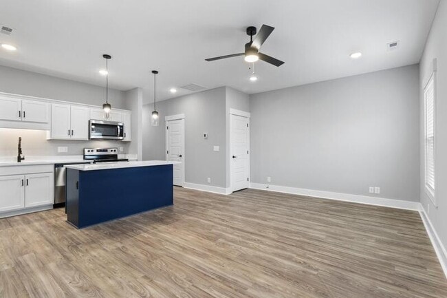 106 Jonathan Wade Cir in Clarksville, TN - Building Photo - Building Photo