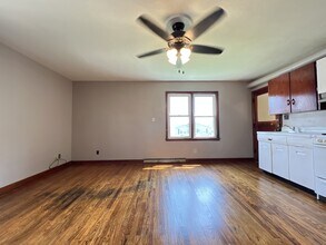 1258 University Ave in Dubuque, IA - Building Photo - Building Photo