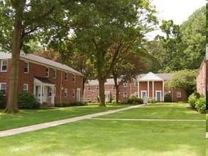 Greylock Apartments in Nutley, NJ - Building Photo - Building Photo