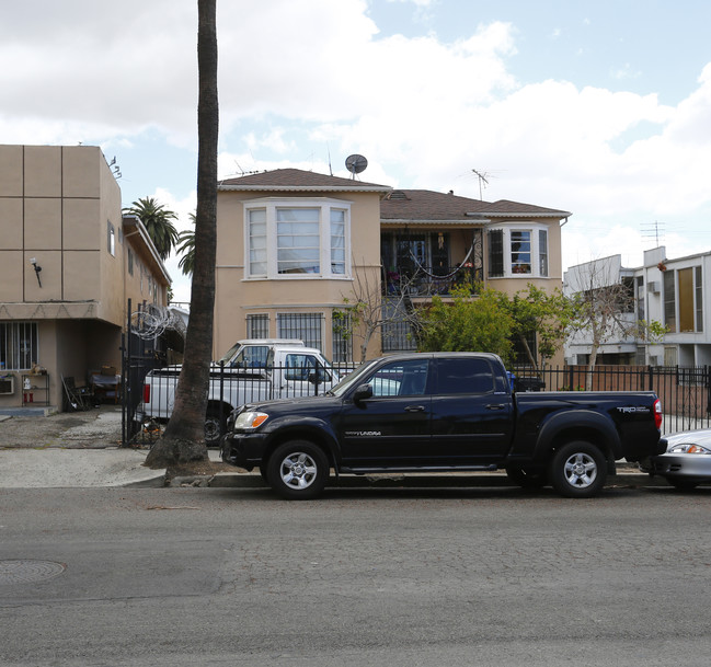 920 S Kenmore Ave in Los Angeles, CA - Building Photo - Building Photo