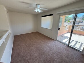 24005 Arroyo Park Dr in Santa Clarita, CA - Building Photo - Building Photo