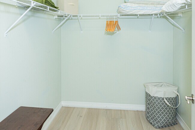 6619 Carlinga Dr in Pensacola, FL - Building Photo - Building Photo