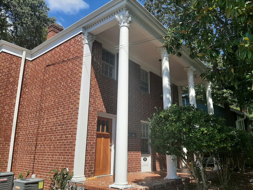 224 W Trinity Ave in Durham, NC - Building Photo