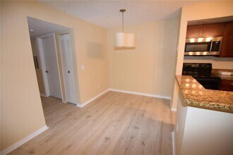 5120 Conroy Rd in Orlando, FL - Foto de edificio - Building Photo