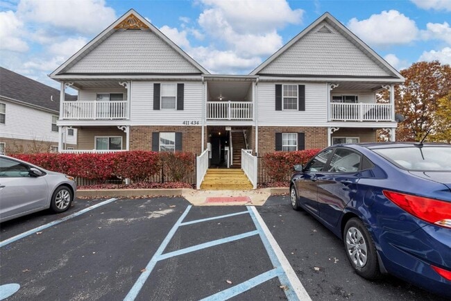 property at 432 Saravalle Dr