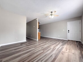 1948 E 1st St in Crossville, TN - Building Photo - Building Photo