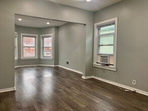 3547 W Diversey Ave in Chicago, IL - Building Photo - Building Photo