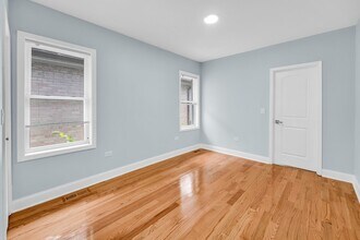 1115 N Taylor Ave in Oak Park, IL - Building Photo - Building Photo