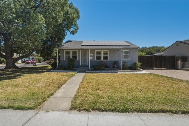 property at 601 Poplar Ave
